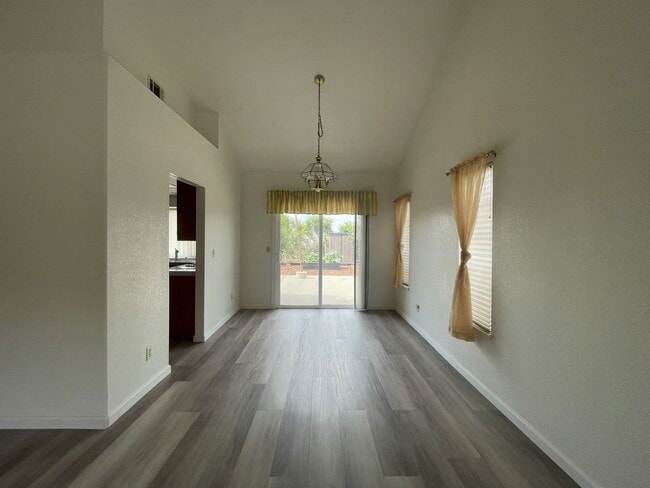 Photo - 125 Ramsgate Way