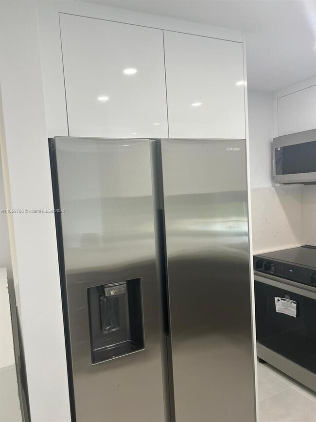 Photo - 16919 N Bay Rd Condo Unit 301
