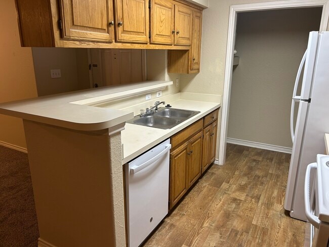 Kitchen - 112 Tawakoni Trl Unit 107