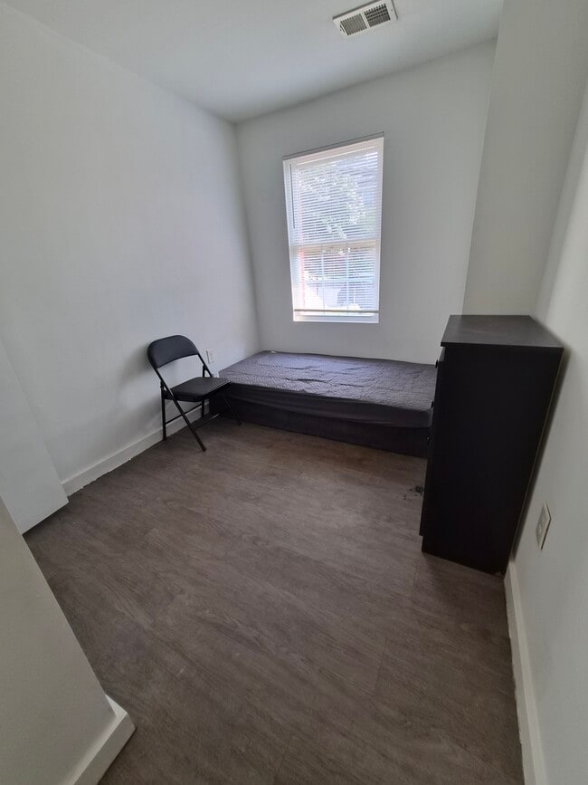 113 Wayne Pl SE