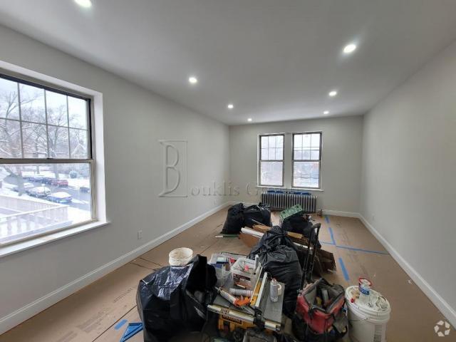 Building Photo - 1 bedroom in KEW GARDENS NY 11415 Unit 3L Rental