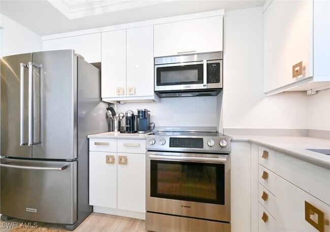 Building Photo - 3115 Gulf Shore Blvd N Unit 608S