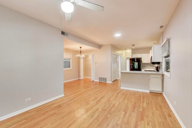 Photo - 1628 N Bell Ave Unit 2