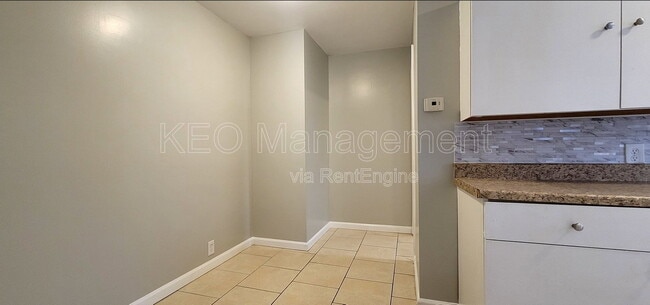 Photo - 231 E Xenia Dr Unidad C