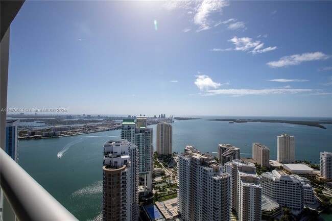 Building Photo - 475 Brickell Ave Unit 5007 Rental