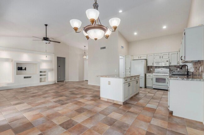 Photo - 15089 W Verde Ln