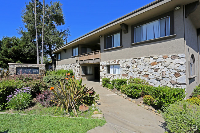 Building Photo - Azalea Court Rental