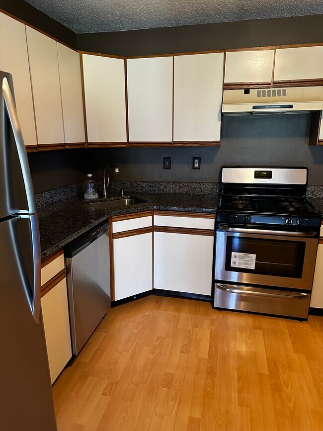 Photo - 72 Lindsey Ct Unit 72