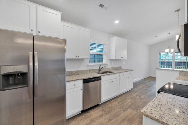 Photo - 2452 Belltown Dr SW