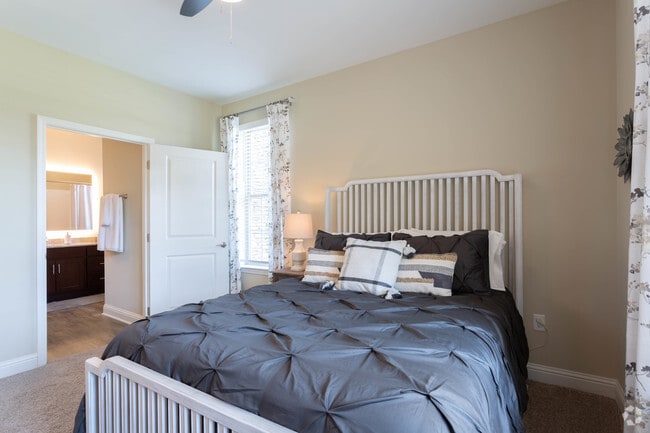 2BR, 2BA - 1,241 SF