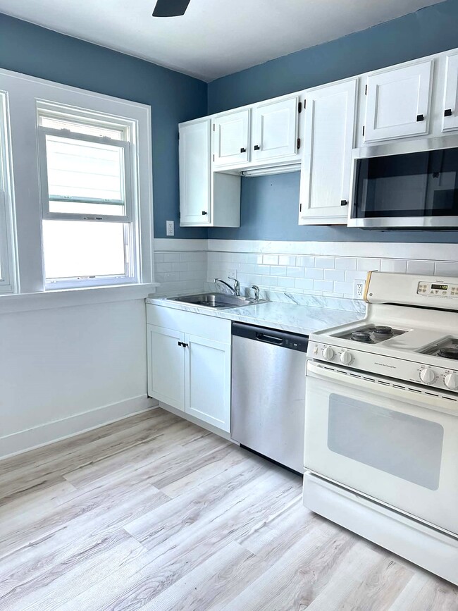 Photo - 134 Groveland St Unit Upper