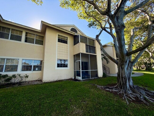 Building Photo - 651 Cypress Lake Blvd Unit M