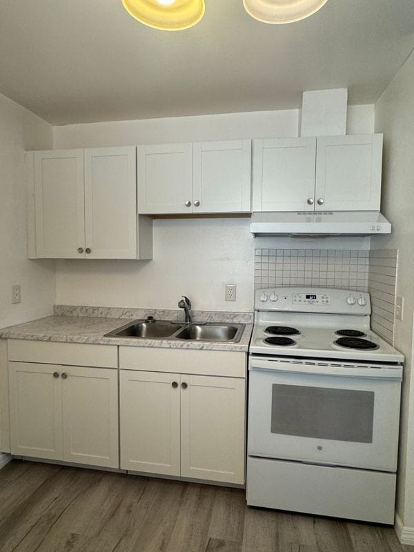 Photo - 1442 E 1st Ave