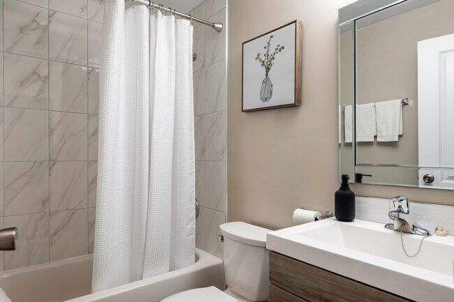 Photo - Franklin Manor Apartments