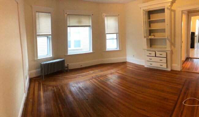 Building Photo - 50 Langley Rd Unit 1