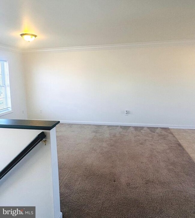 Photo - 92 Embassy Ct