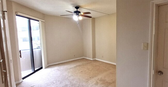 Building Photo - 3350 McCue Rd Unit 201
