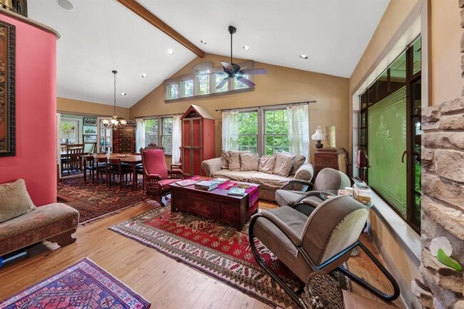 Photo - 221 Park Ln