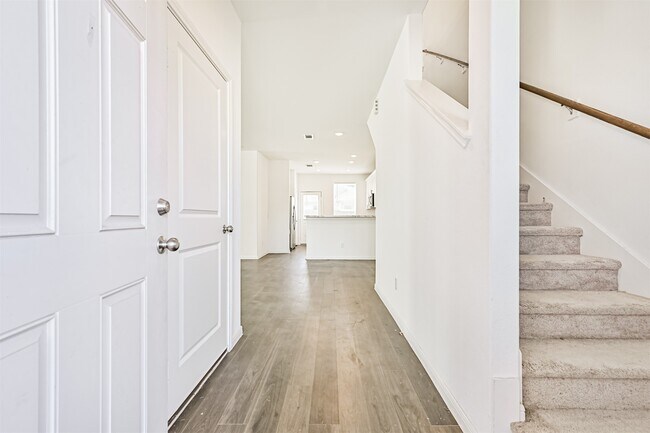 Photo - 10202 Clearwick St