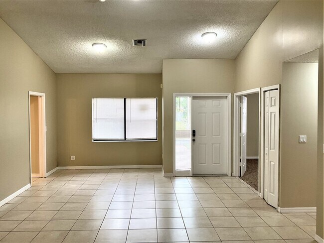 Photo - 7010 NW 49th Pl