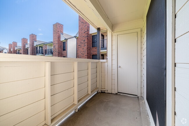 1BR, 1BA - 703SF - Patio