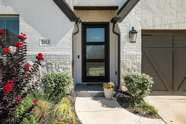 Photo - 2913 Peartree Ln