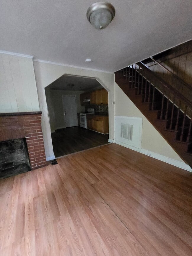 Photo - 509 Russell St