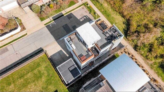 100 Nantwick St