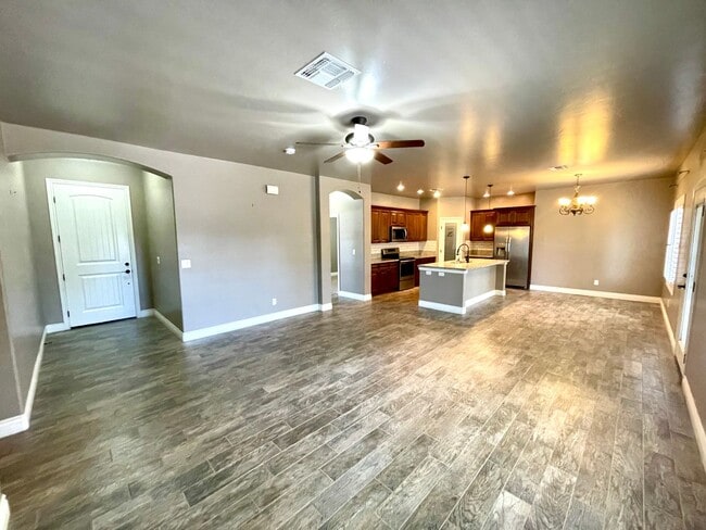 Photo - Beautiful 3 Bedroom Home in Central Kingman!
