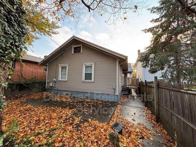 Photo - 916 Linden Ave