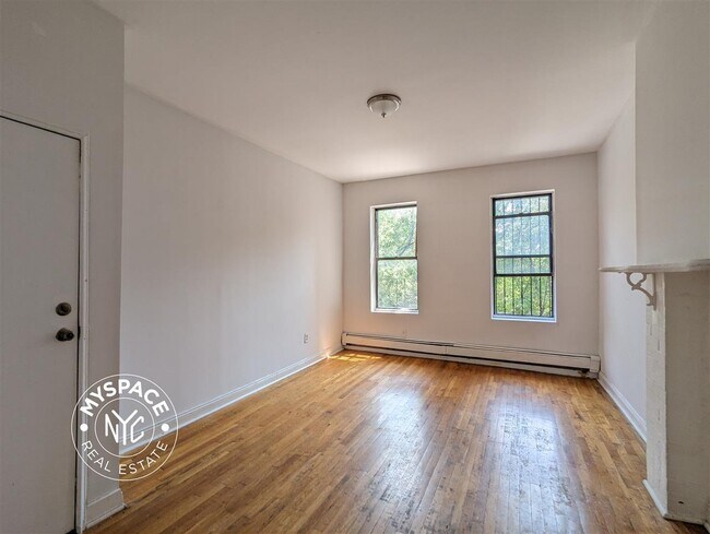 Photo - 942 Flushing Ave Unit 3r