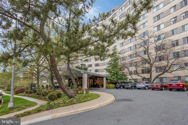 Photo - 1200 N Nash St Unit 240