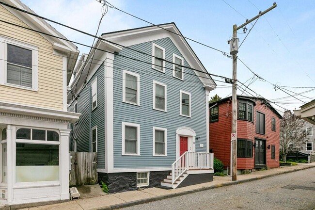 Building Photo - 30 Prospect Hill St Unit 2 Rental