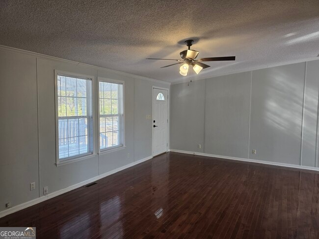 Photo - 203 River Oak Dr