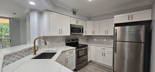 Photo - 400 Scotia Dr