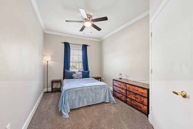 Photo - Big Bass Apartments