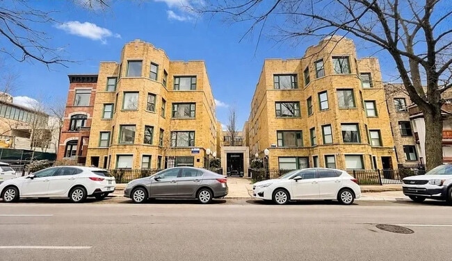 Building Photo - 681 1/2 W Wrightwood Ave Unit 1W