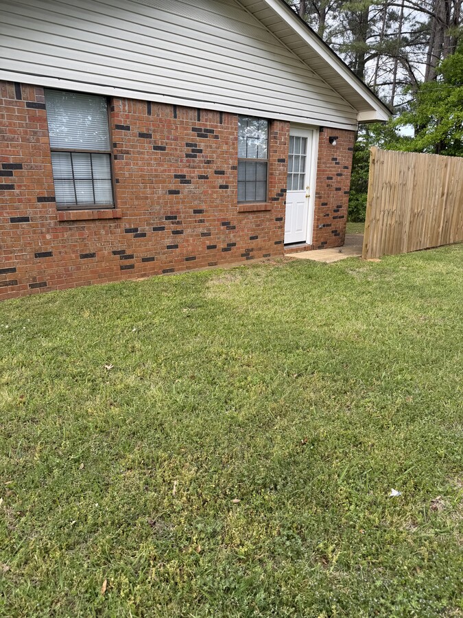 Photo - 2200 Holmes St Unit Holmes Street Duplex