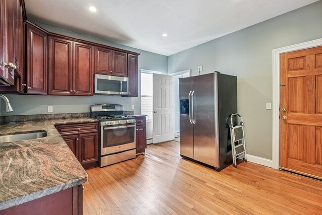 Photo - 62 Fuller St