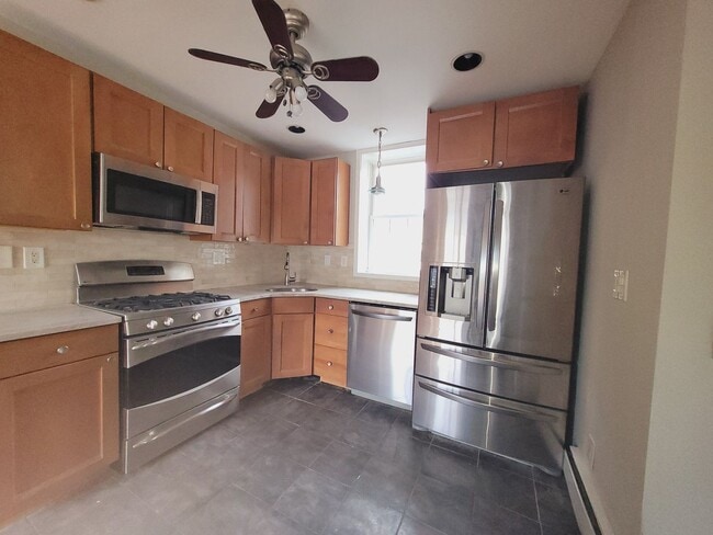 27-29 Highland Ave - 27-29 Highland Ave Apartment Unit 29 Highland Ave