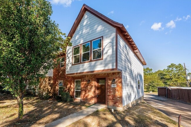 Building Photo - 20361 Fieldtree Dr