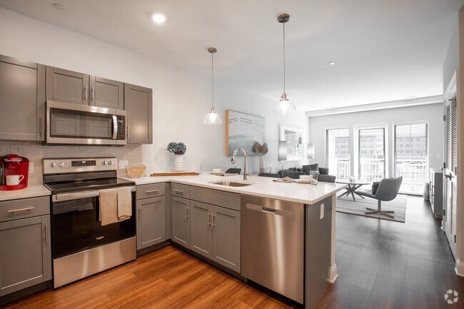 1 BR, 1 BA - 750 SF