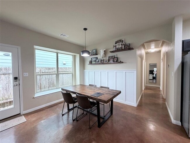 Photo - 4508 Kind Way