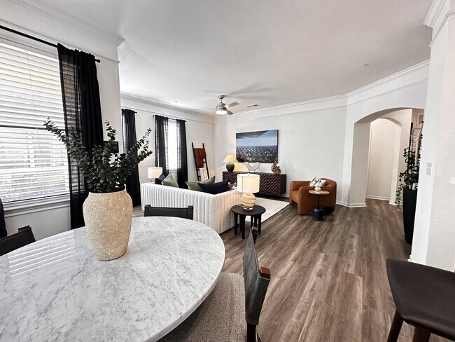 Photo - Luxury + Location: Limited-Time Savings! Unidad GV3