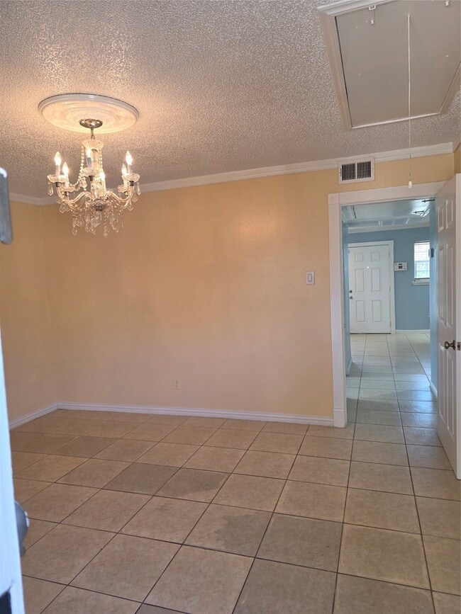 Building Photo - 1016 E Tri Oaks Ln Unit 86