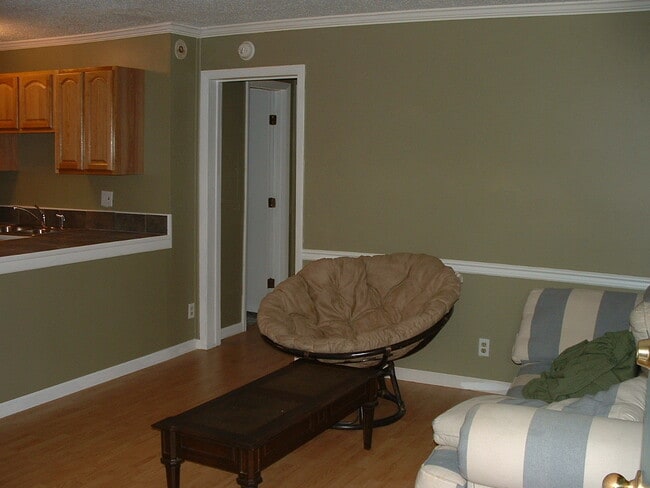Photo - 2 Bedroom Condo Near UTK | Fort Sanders Area Unit FPC103 BR1 (right larger)