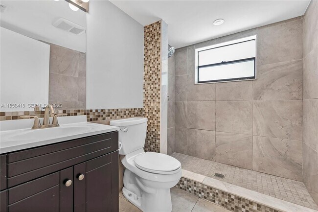 Photo - 11160 W Sample Rd Unidad 11160