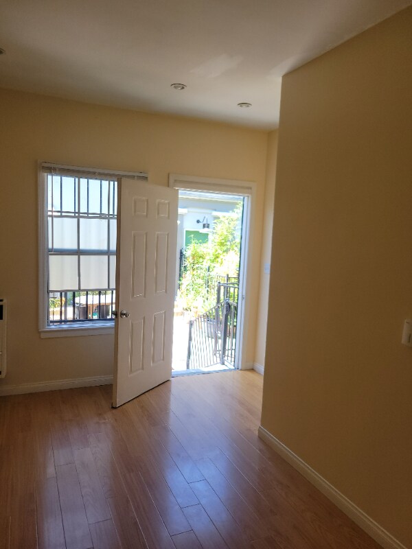 230 Columbia Pl Unit downstairs