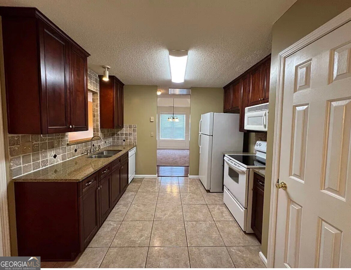 Photo - 1128 Chateau Terrace