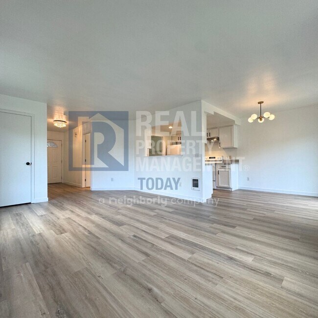 Photo - Yang - 334/336 (Olympic Group) Unit 334